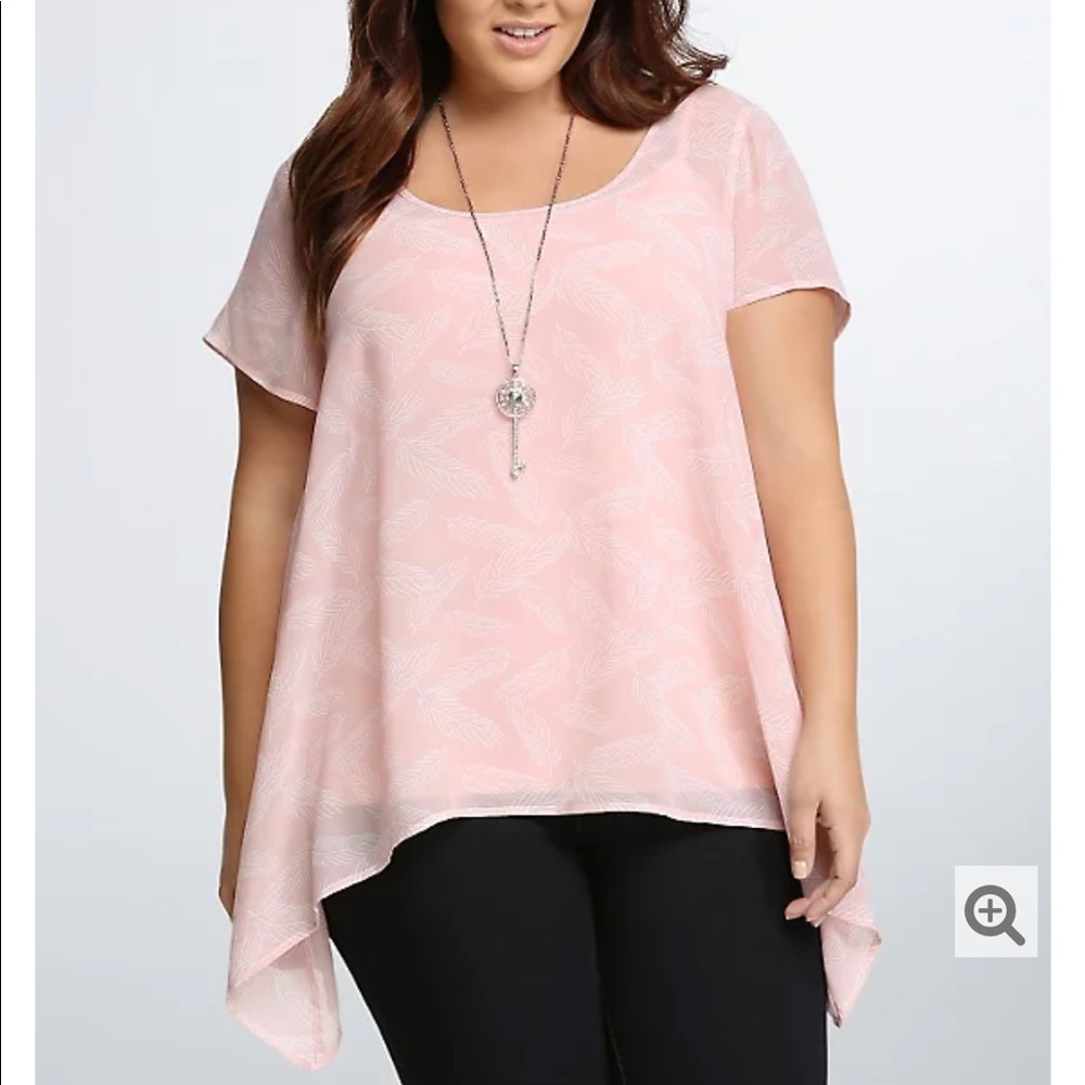 Torrid- FEATHER PRINT SHARKBITE BLOUSE